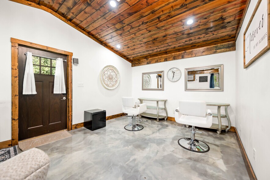 More Photos Of 2130 W County Road 200 N, North Vernon Lodge Meeting Hall For Sale