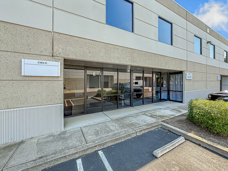 More Photos Of 2362 E Sturgis Rd, Oxnard Warehouse For Sale