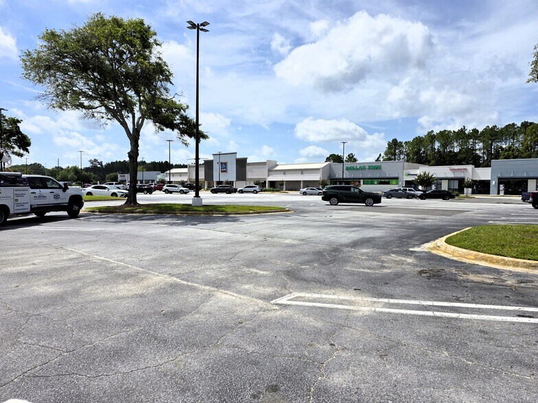 More Photos Of 1351 Boone Avenue Ext E, Kingsland Unknown For Lease