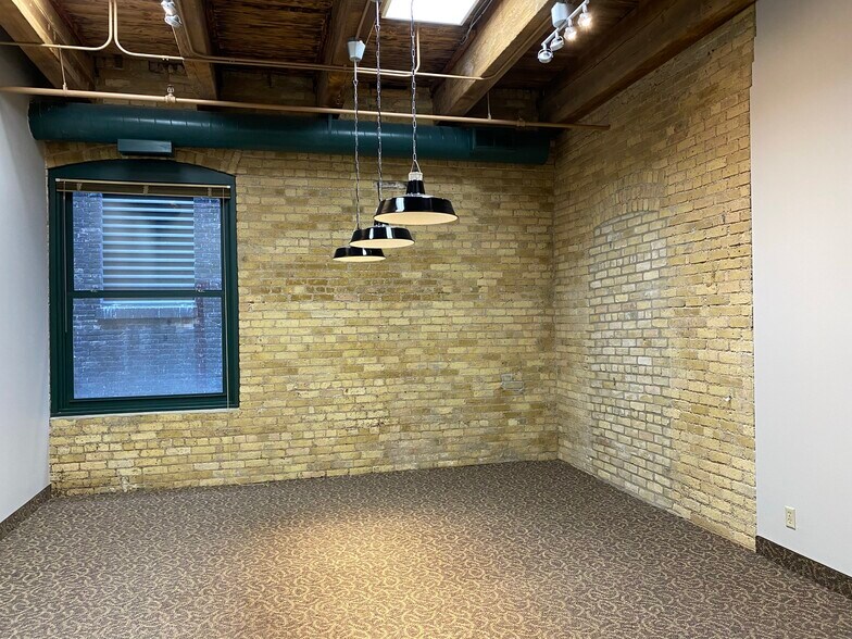More Photos Of 413 Wacouta St, Saint Paul Office Residential For Lease