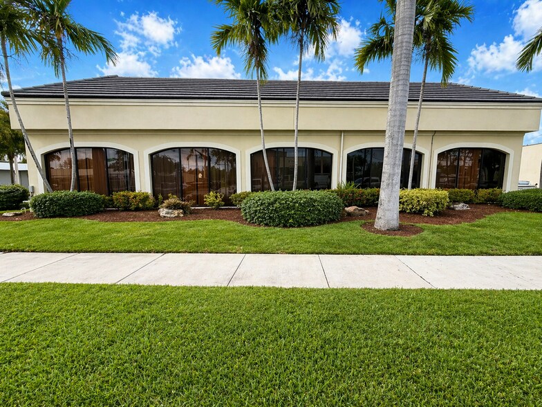 More Photos Of 3896 N Federal Hwy, Lighthouse Point Medical For Lease
