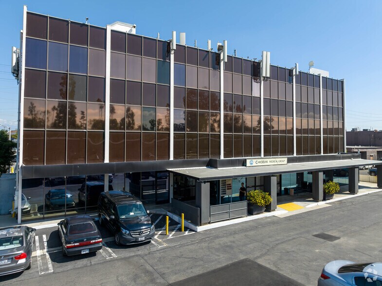 More Photos Of 9040 Telegraph Rd, Downey Medical For Lease