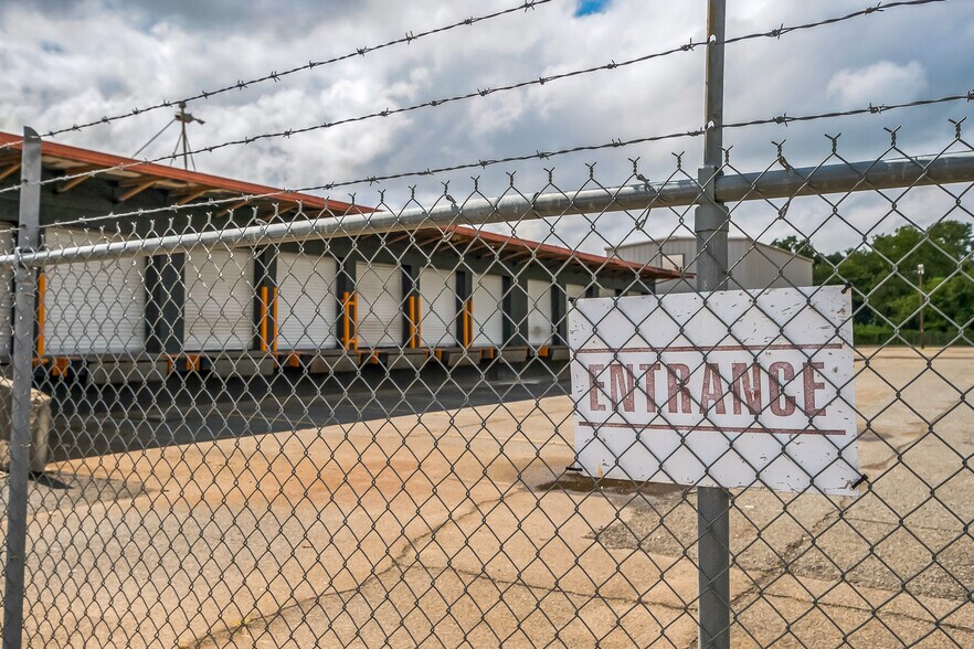More Photos Of 1333 N Market St, Shreveport Truck Terminal For Lease