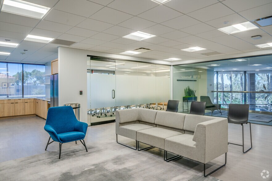 More Photos Of 7250 N 16th St, Phoenix Office For Sale