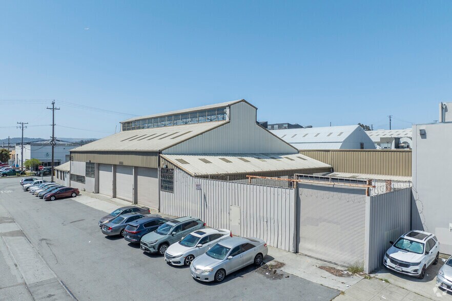More Photos Of 1000 25th St, San Francisco Warehouse For Lease