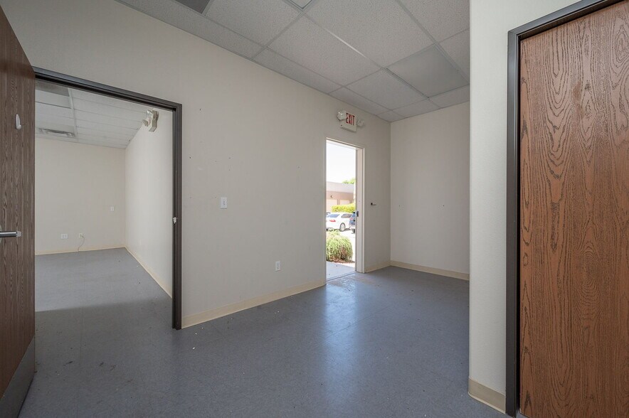 More Photos Of 2500 Canyon Rd, Bullhead City Medical For Lease