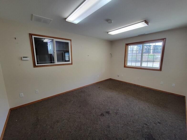 More Photos Of 102 Sales Barn Rd, Kelso Warehouse For Sale