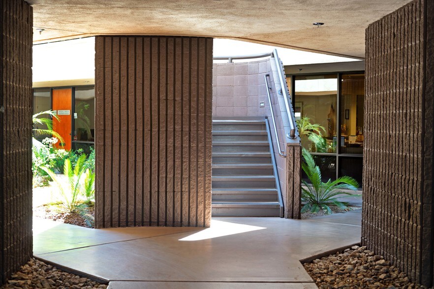 More Photos Of 340 S Farrell Dr, Palm Springs Unknown For Lease