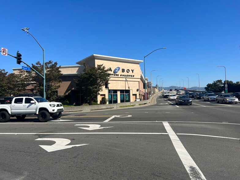 More Photos Of 5800 Christie Ave, Emeryville Freestanding For Lease
