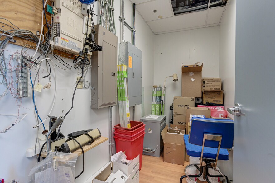 More Photos Of 8850 Columbia 100 Pky, Columbia Medical For Sale