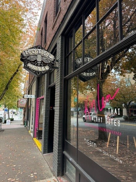 More Photos Of 3517 Fremont Ave N, Seattle Restaurant For Sale