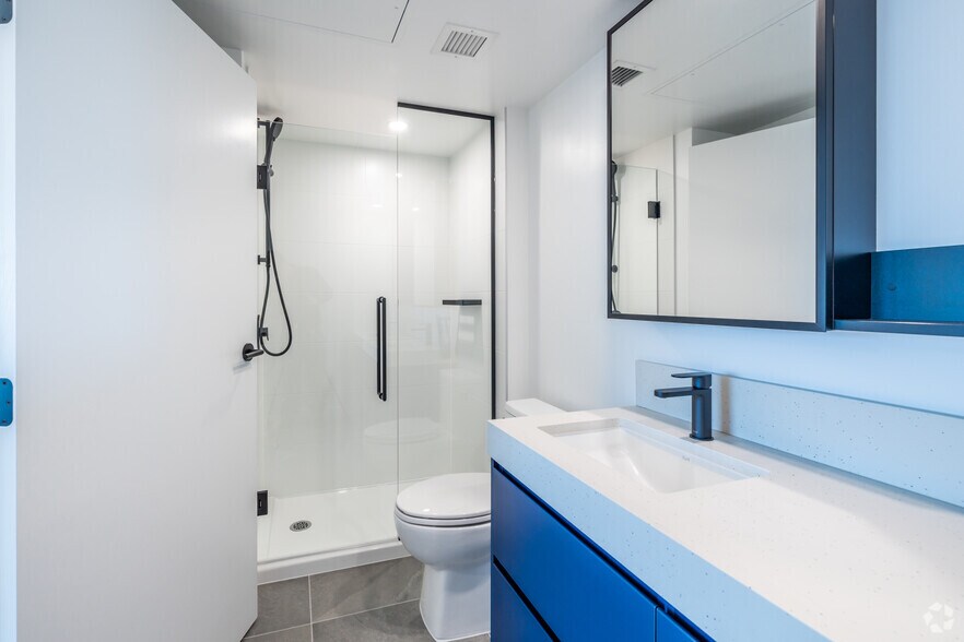 More Photos Of 2488 Granville St, Vancouver Apartments For Lease