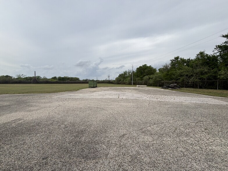 More Photos Of 1600 South Hwy 96, Bastrop Manufacturing For Sale