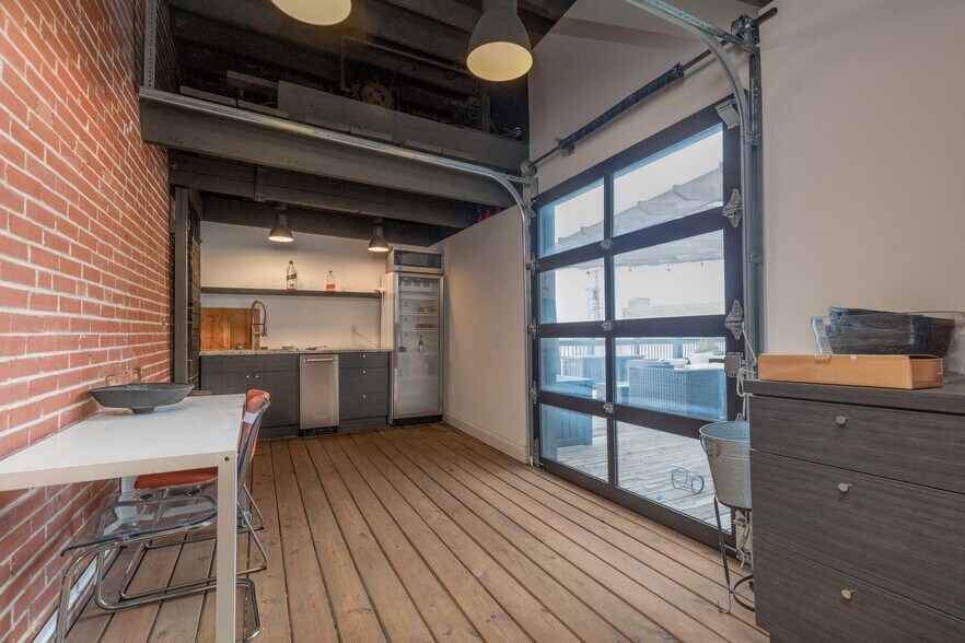 More Photos Of 3026-3036 Locust St, Saint Louis Loft Creative Space For Lease