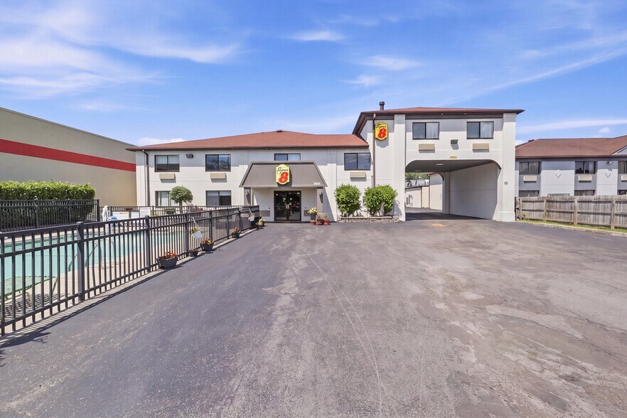 More Photos Of 7680 Niagara Falls Blvd, Niagara Falls Hotel For Sale