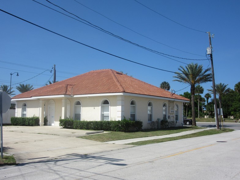 More Photos Of 1614 S Ridgewood Ave, Daytona Beach Medical For Lease