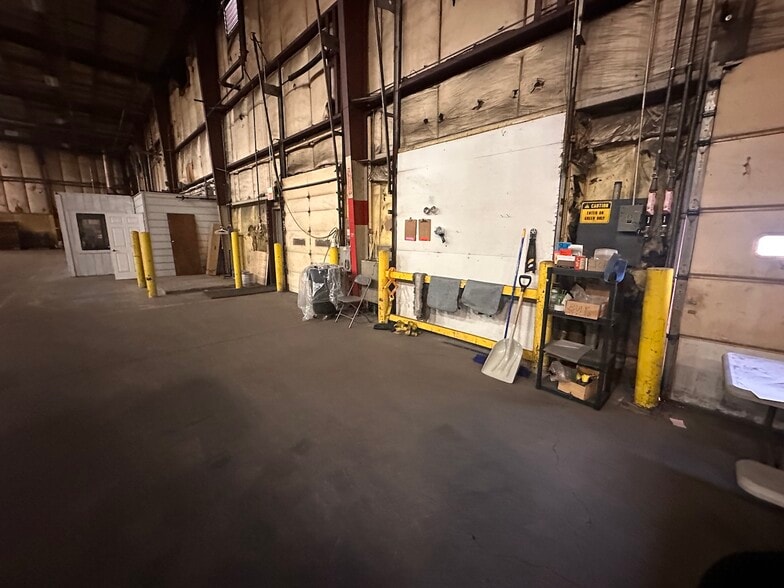 More Photos Of 429 E Grove St, Greenville Industrial For Sale