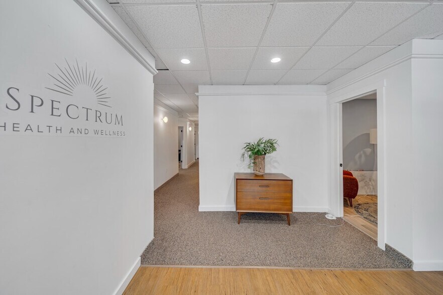 More Photos Of 622-624 Valley Rd, Montclair Storefront Retail Office For Lease