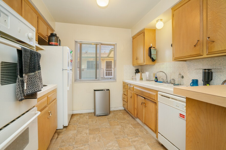 More Photos Of 7749-7755 Saint Bernard St, Playa Del Rey Apartments For Sale