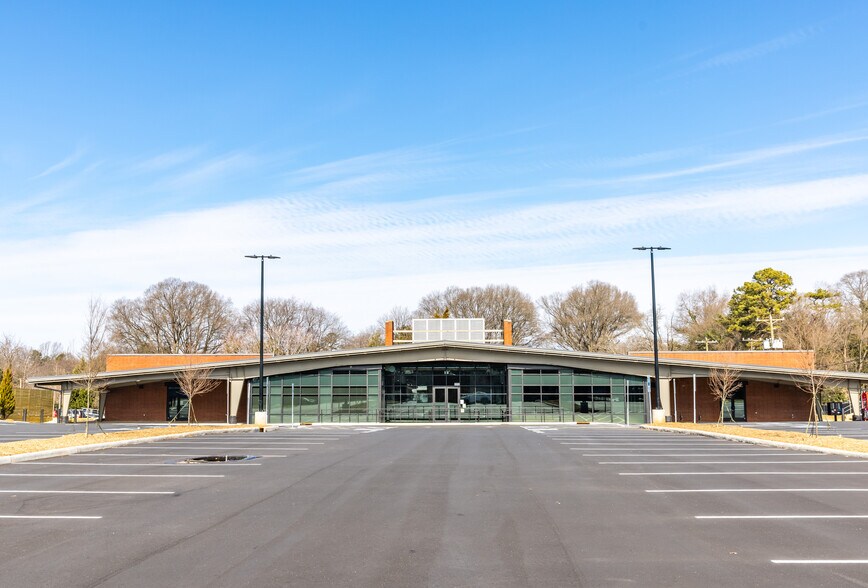 More Photos Of 3512 Wilkinson Blvd, Charlotte Storefront Retail Office For Lease