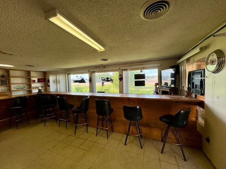 More Photos Of 736 3rd Ave, Lake Andes Hotel For Sale