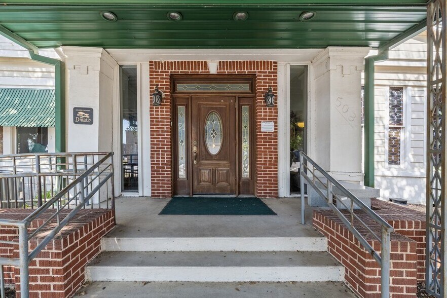 More Photos Of 503 Talbot St, Taylor Funeral Home For Sale