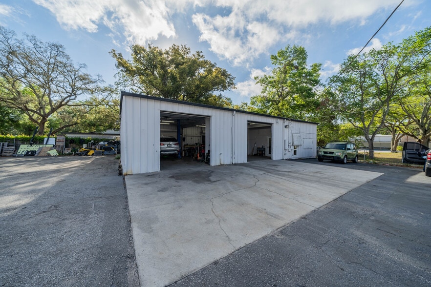 More Photos Of 14041 N Florida Ave, Tampa Auto Dealership For Sale