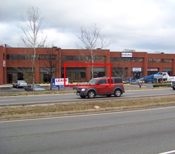 More Photos Of 8245 Backlick Rd, Lorton Showroom For Lease