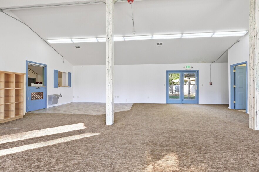 More Photos Of 1671 US Highway 395 N, Minden Office For Sale