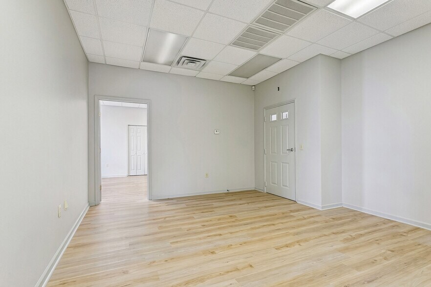 More Photos Of 1616 L And A Rd, Metairie Office For Lease