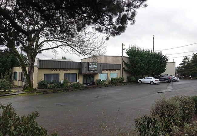 More Photos Of 18650 SW Pacific Hwy, Tualatin Warehouse For Lease