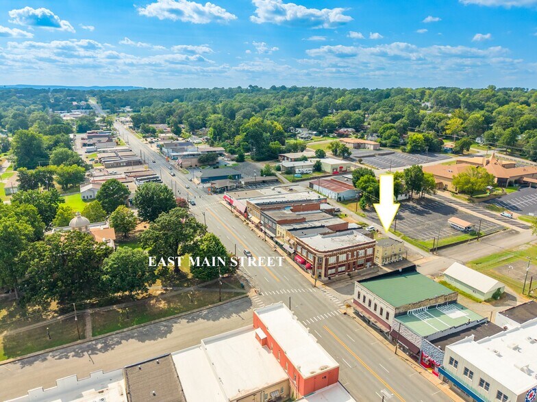 More Photos Of 104 N 3rd St, Heber Springs Office For Sale