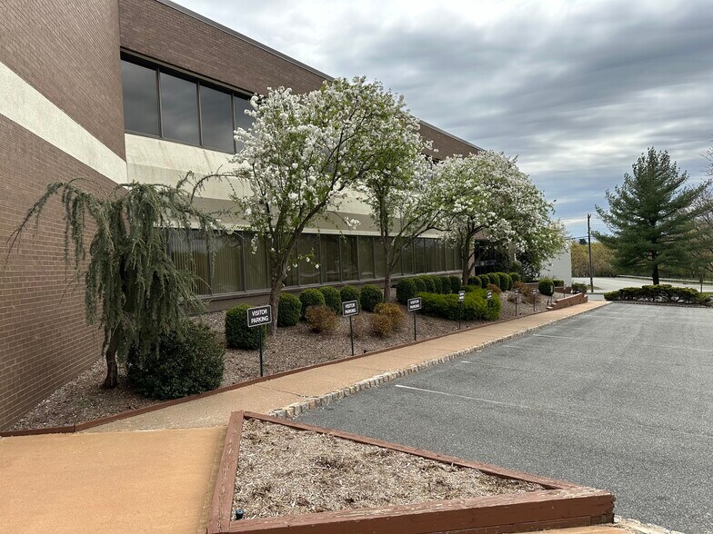 More Photos Of 6 Arrow Rd, Ramsey Office For Lease