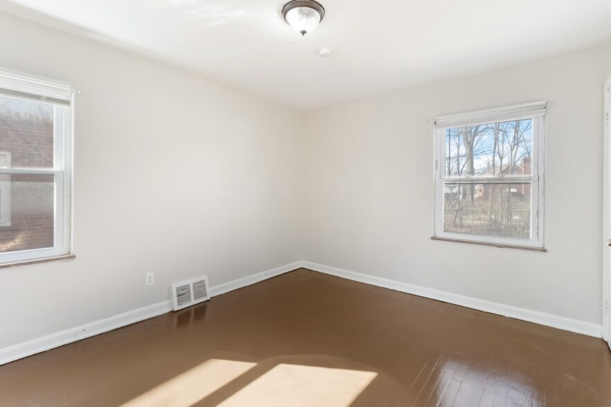 More Photos Of 17809 Harvard Ave, Cleveland Multifamily For Sale