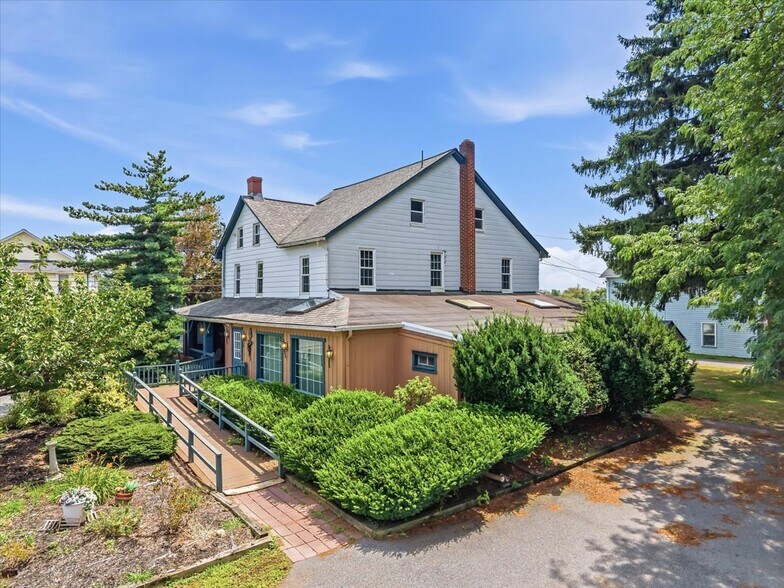More Photos Of 402 W Moorestown Rd, Nazareth Medical For Sale