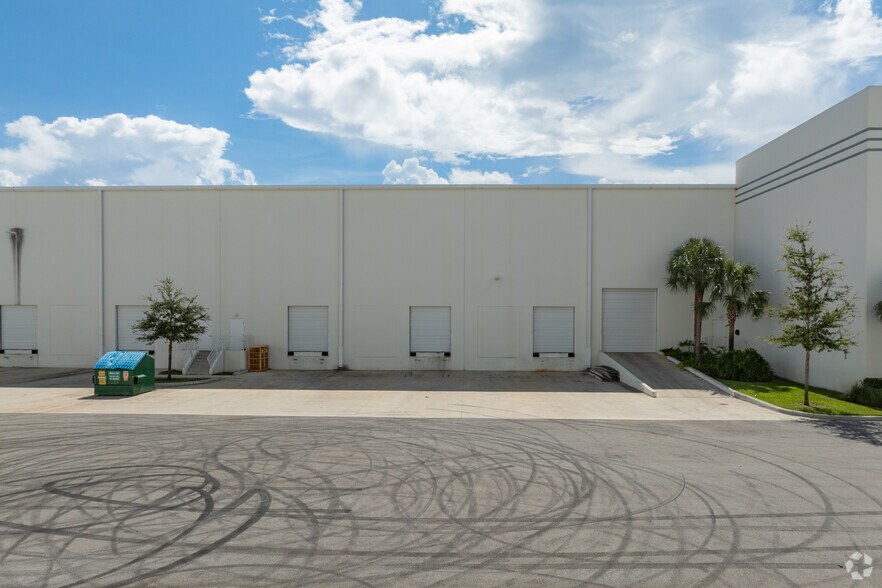 More Photos Of 1240-1270 NE 48th St, Pompano Beach Unknown For Lease