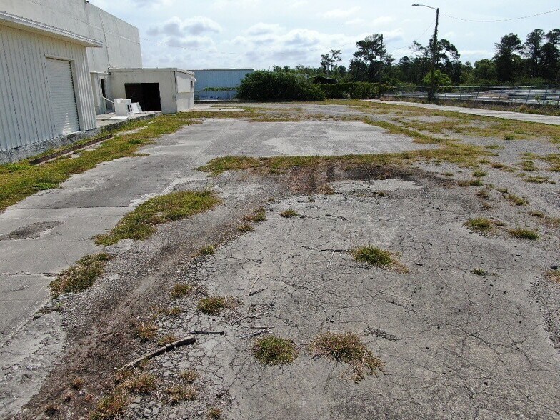 More Photos Of 761 Wesley Ave, Tarpon Springs Manufacturing For Sale