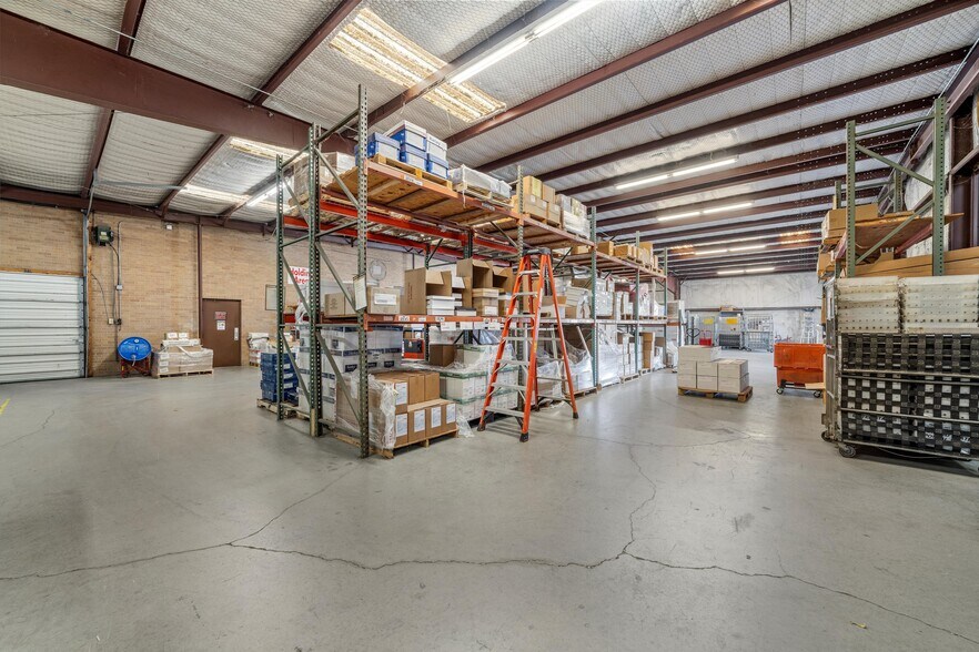 More Photos Of 700 W Loop 340, Waco Office For Lease