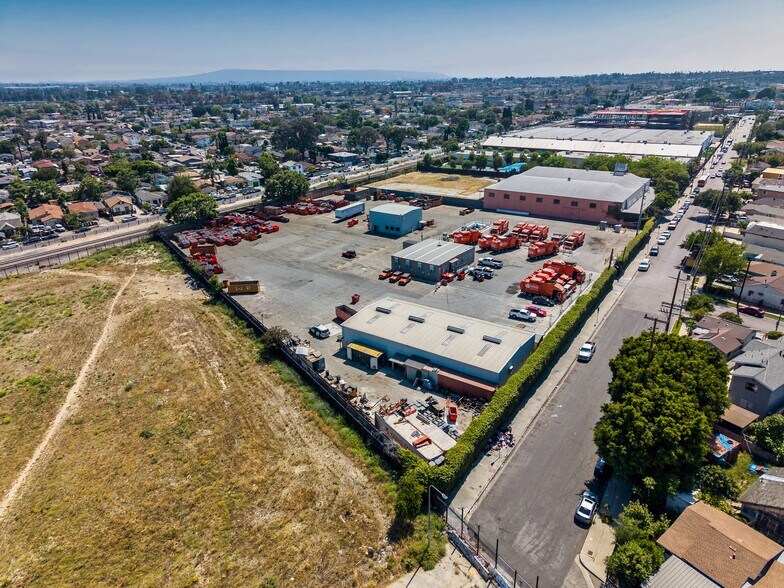 More Photos Of 850 E 111th Pl, Los Angeles Land For Lease