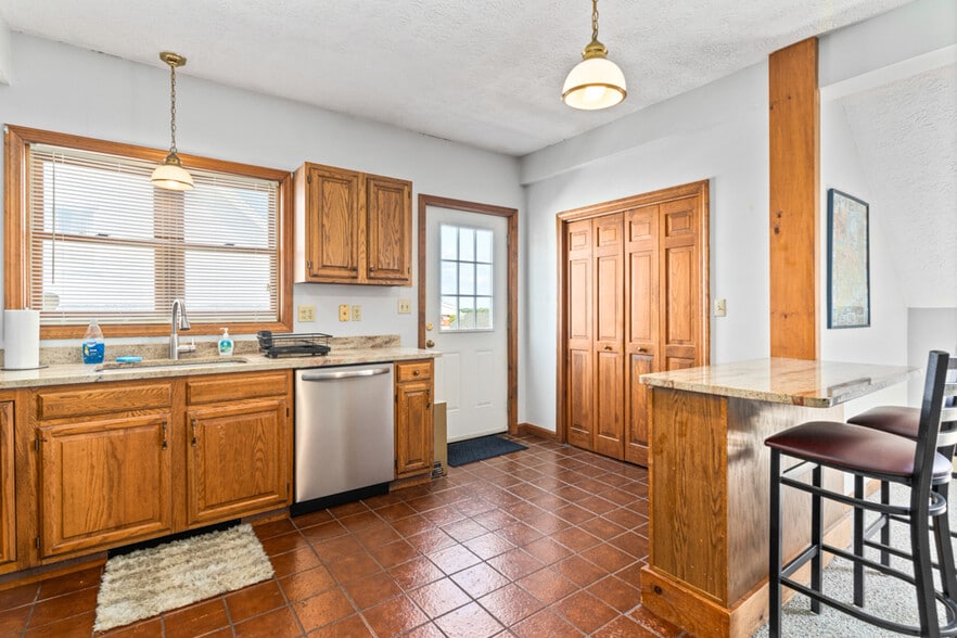 More Photos Of 60 Mile Rd, Wells Restaurant For Sale