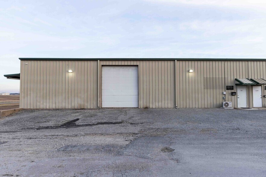 More Photos Of 5223 Industrial Dr, Sherman Office For Lease