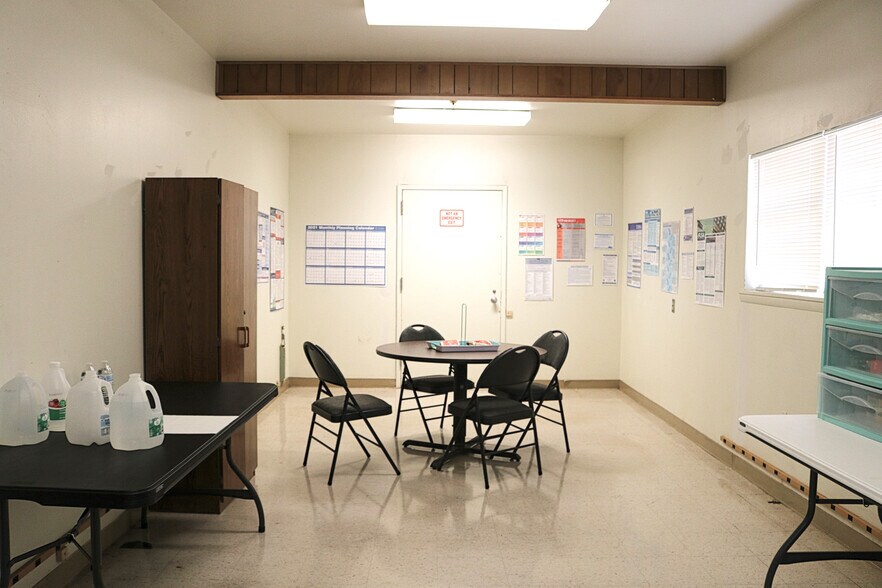 More Photos Of 202 W 3rd St, Hale Center Skilled Nursing Facility For Sale