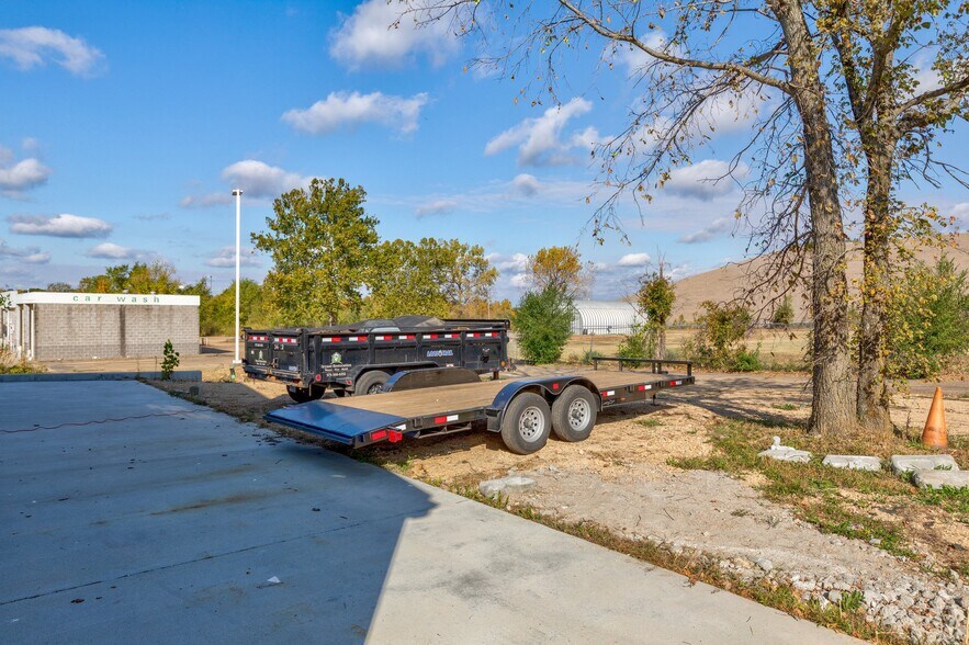 More Photos Of 516-522 Benham St, Bonne Terre Office For Lease