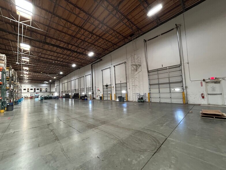 More Photos Of 28470 Witherspoon Pky, Valencia Manufacturing For Lease