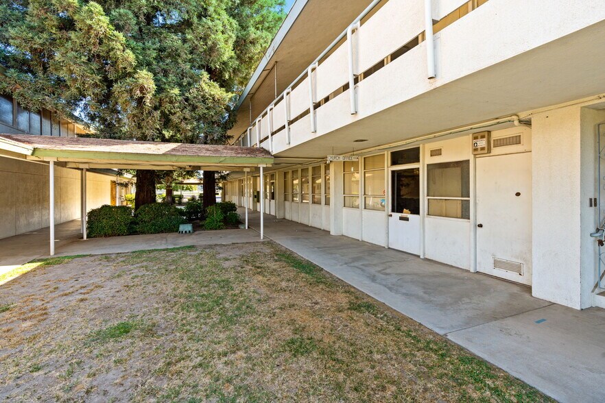 More Photos Of 101 W Clinton Ave, Fresno Specialty For Sale