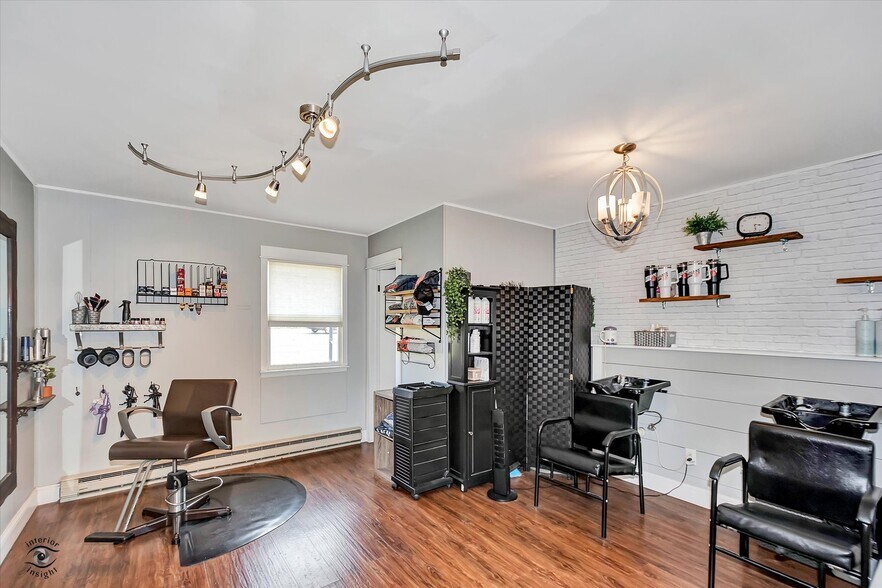 More Photos Of 1112 E Railroad St, Sandwich Office For Sale