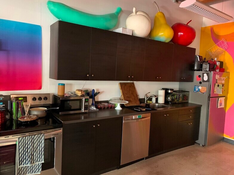 More Photos Of 700 N Sacramento Blvd, Chicago Loft Creative Space For Lease