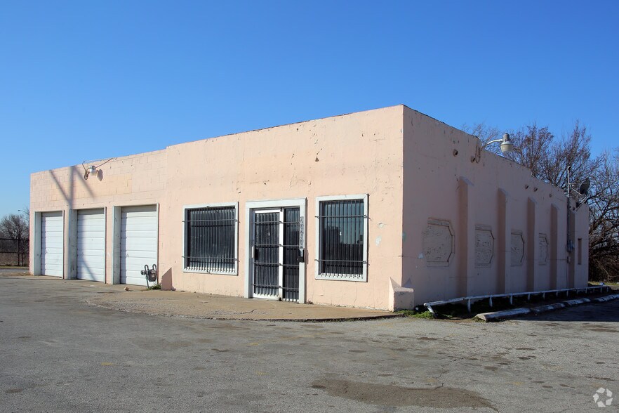 Primary Photo Of 2494 N Lewis Ave, Tulsa Auto Dealership For Sale