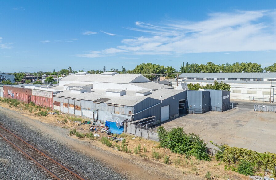 More Photos Of 418 N Sacramento St, Lodi Warehouse For Lease