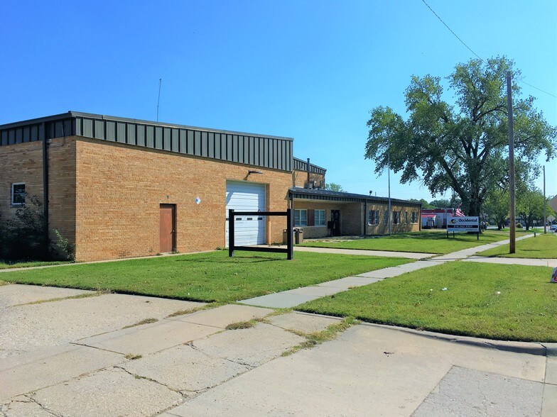 More Photos Of 620 N Edgemoor St, Wichita Warehouse For Sale